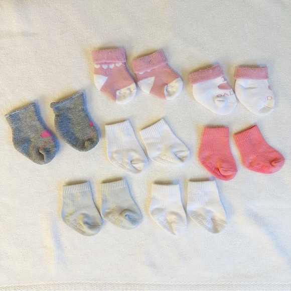 Lot of Seven Pairs of NEW Fruit of the Loom Baby Girl Socks, size 0-6 months - Picture 2 of 10